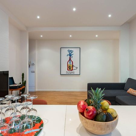 Casa Dei Visionari - Mare Apartment Bari Bagian luar foto