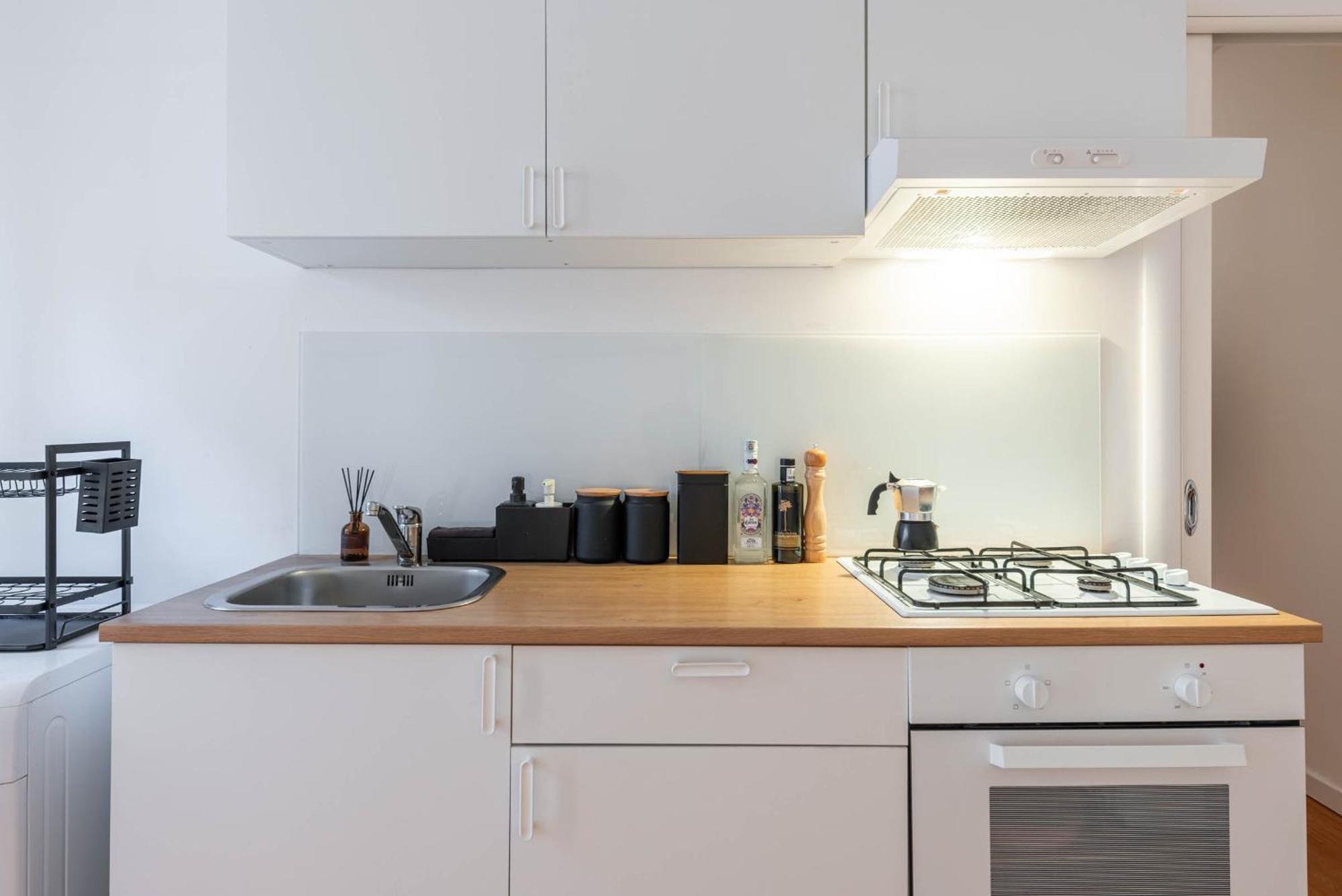 Casa Dei Visionari - Mare Apartment Bari Bagian luar foto